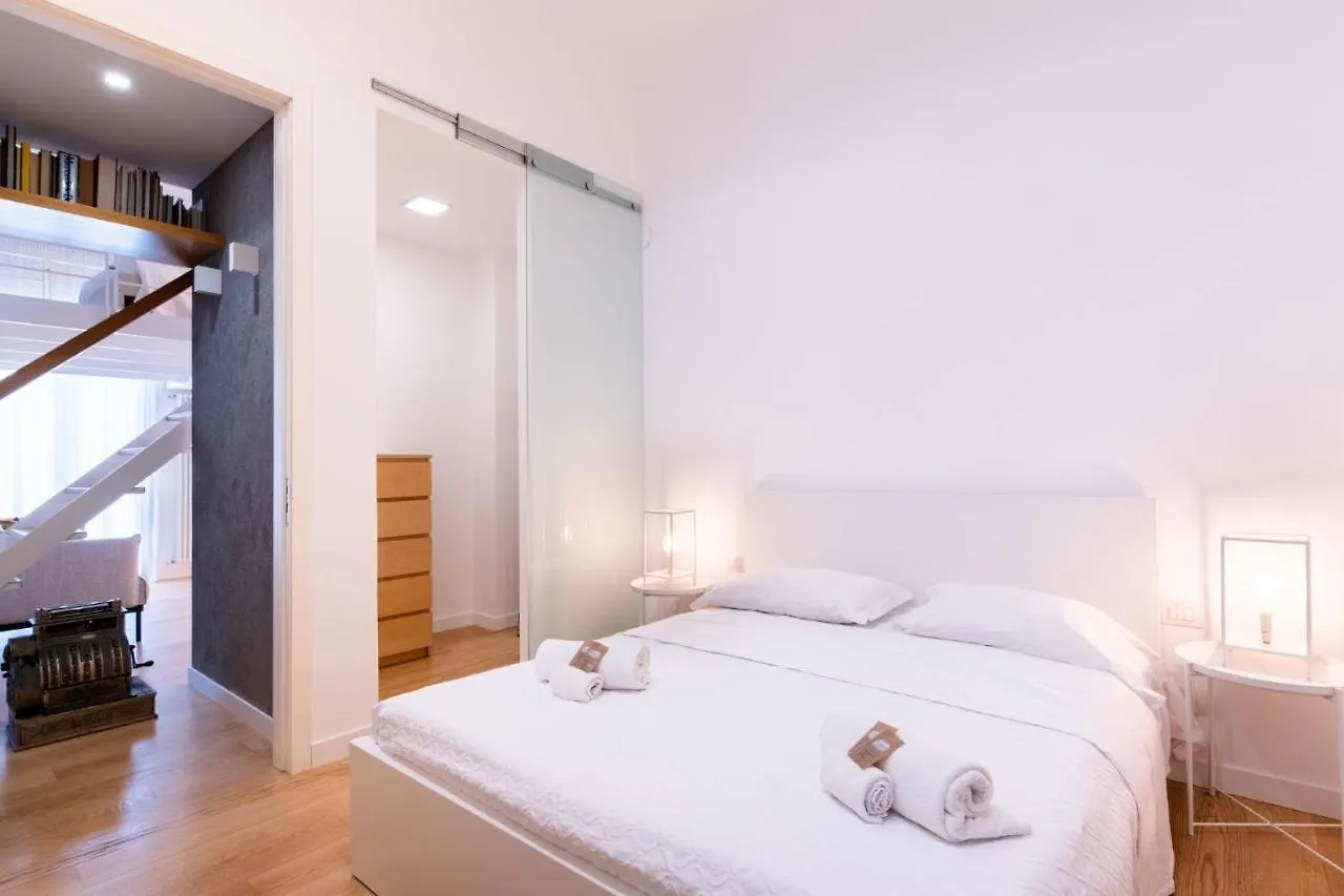 Oliveri Vintage House At Politeama Palermo 0*,  Italy